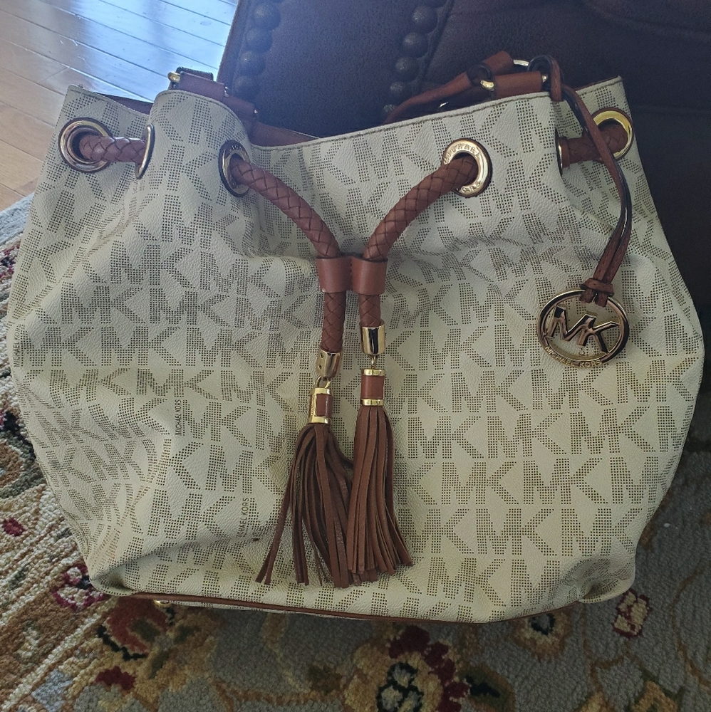 Michael Kors Jet Set Signature Logo Satchel Bag